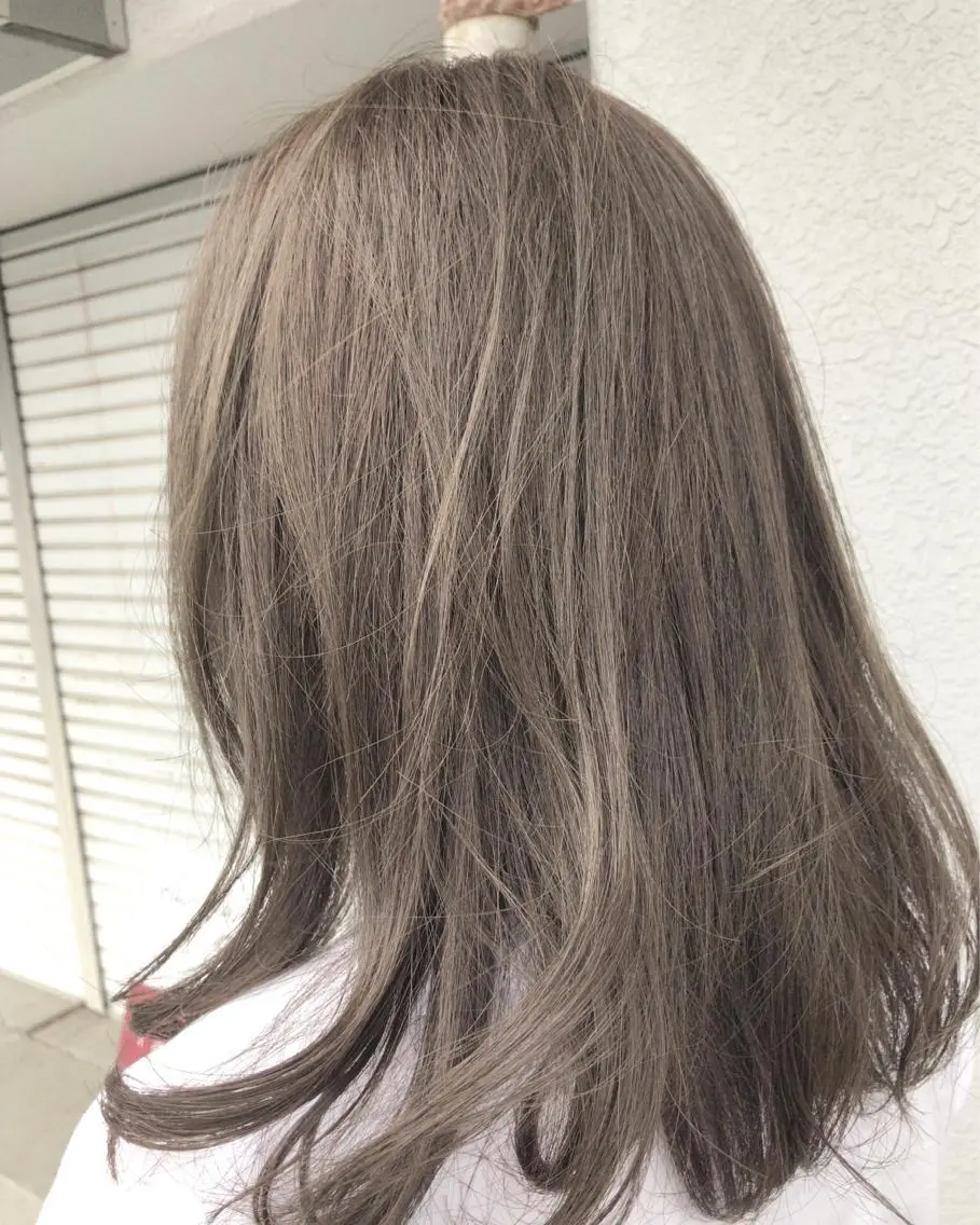 セミロング カラー レイヤーカット匠 イソザキノリユキのヘアスタイル