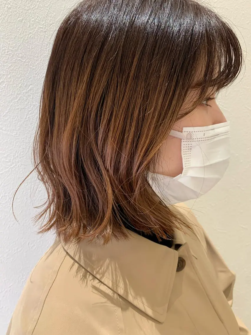 ミディアム カラー ベージュカラー ブリーチ グラデーションカラー オレンジ オレンジベージュ カット ヘアカラー トリートメント hubhair レイヤー/透明感のヘアスタイル