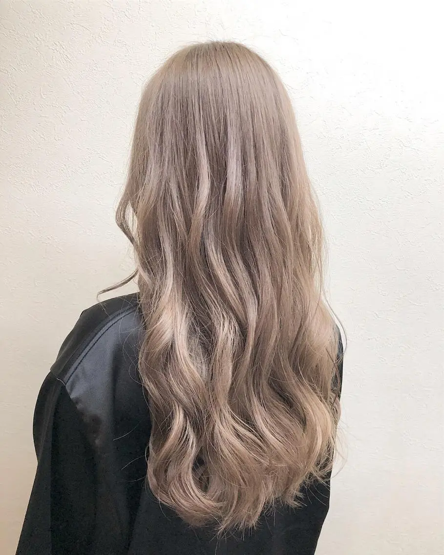 ロング ヤマグチ ヒカルのヘアスタイル