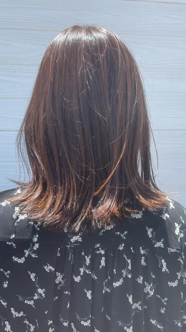 セミロング トリートメント カット ヘアカラー ビヨウシツトリコ よねたにみなのヘアスタイル