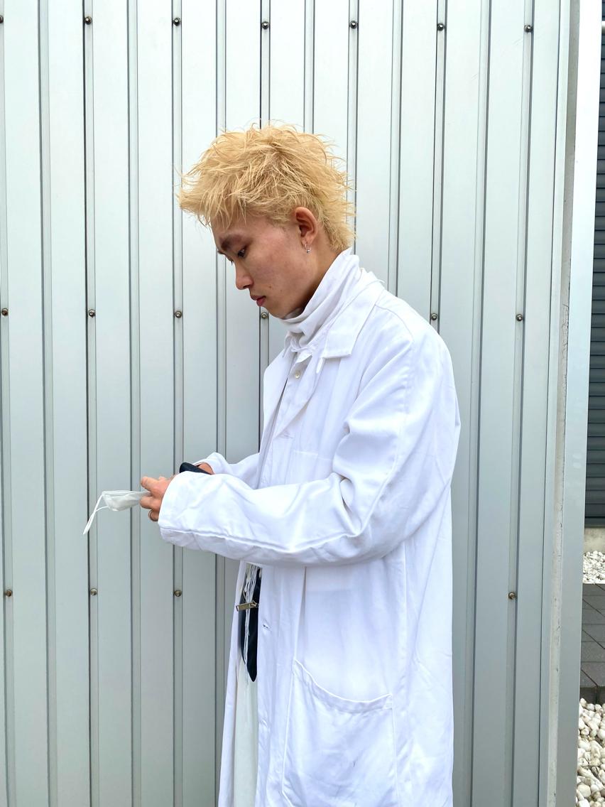 ショート カラー ブロンド カット ヘアカラー トリートメント 横地 凌のヘアスタイル