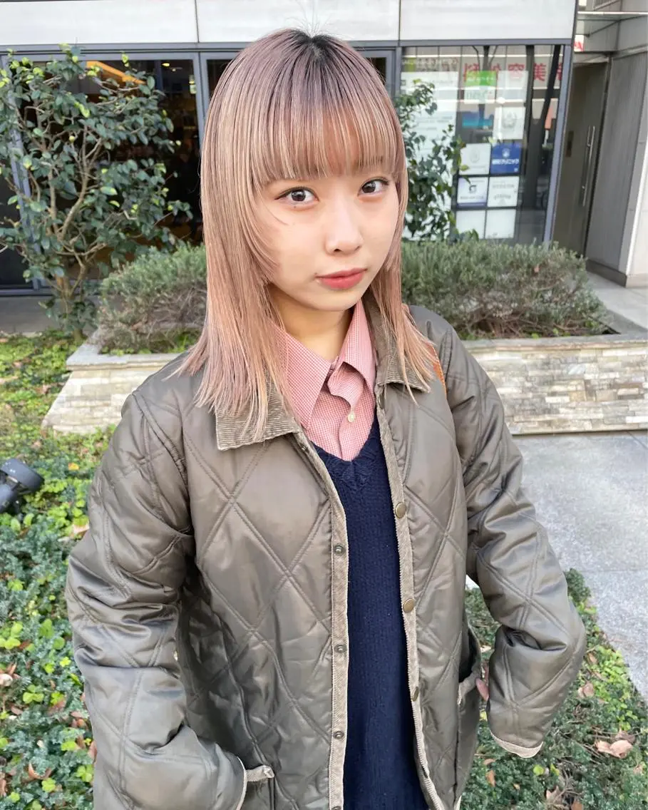 セミロング カラー パーマ ヘアアレンジ メンズ キッズ ネイル マツエク・マツパ アイブロウ メンズハイトーン ベージュカラー ハイトーンカラー ハイトーンベージュ カット ヘアカラー トリートメント tatsumi/ボブ ウルフ/レイヤーのヘアスタイル