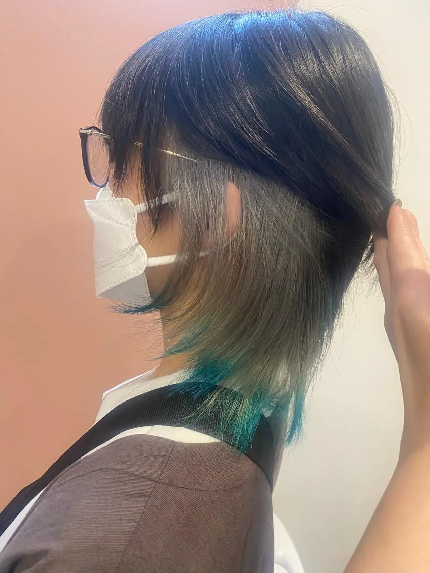 ショート カラー ブルーカラー インナーカラー シルバー カット ヘアカラー トリートメント pep natsumiのヘアスタイル