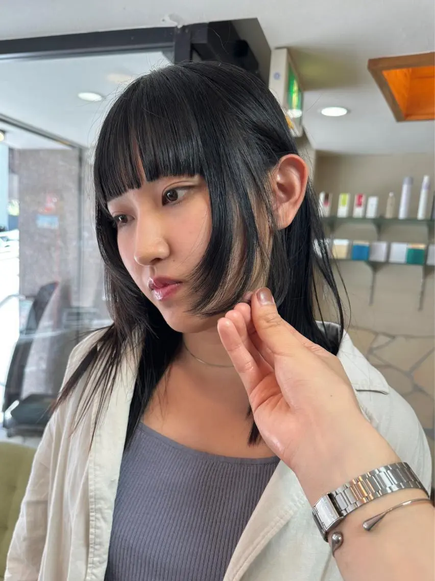 ミディアム 顔まわりレイヤー 顔周りカット レイヤーカット 矢野 晃平のヘアスタイル