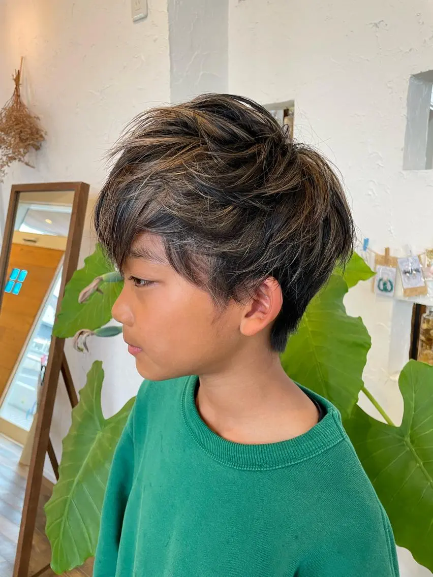 カラー メンズ メンズバレイヤージュ メンズブリーチ メンズハイライト バレイヤージュ ベージュカラー ヘアカラー 🌸小掛🌸 豊橋外国人風カラーのヘアスタイル