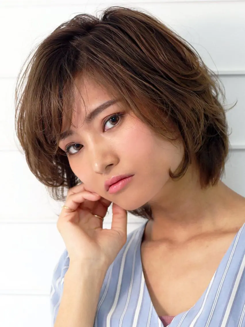 ミディアム カット 岡本 尚晃のヘアスタイル