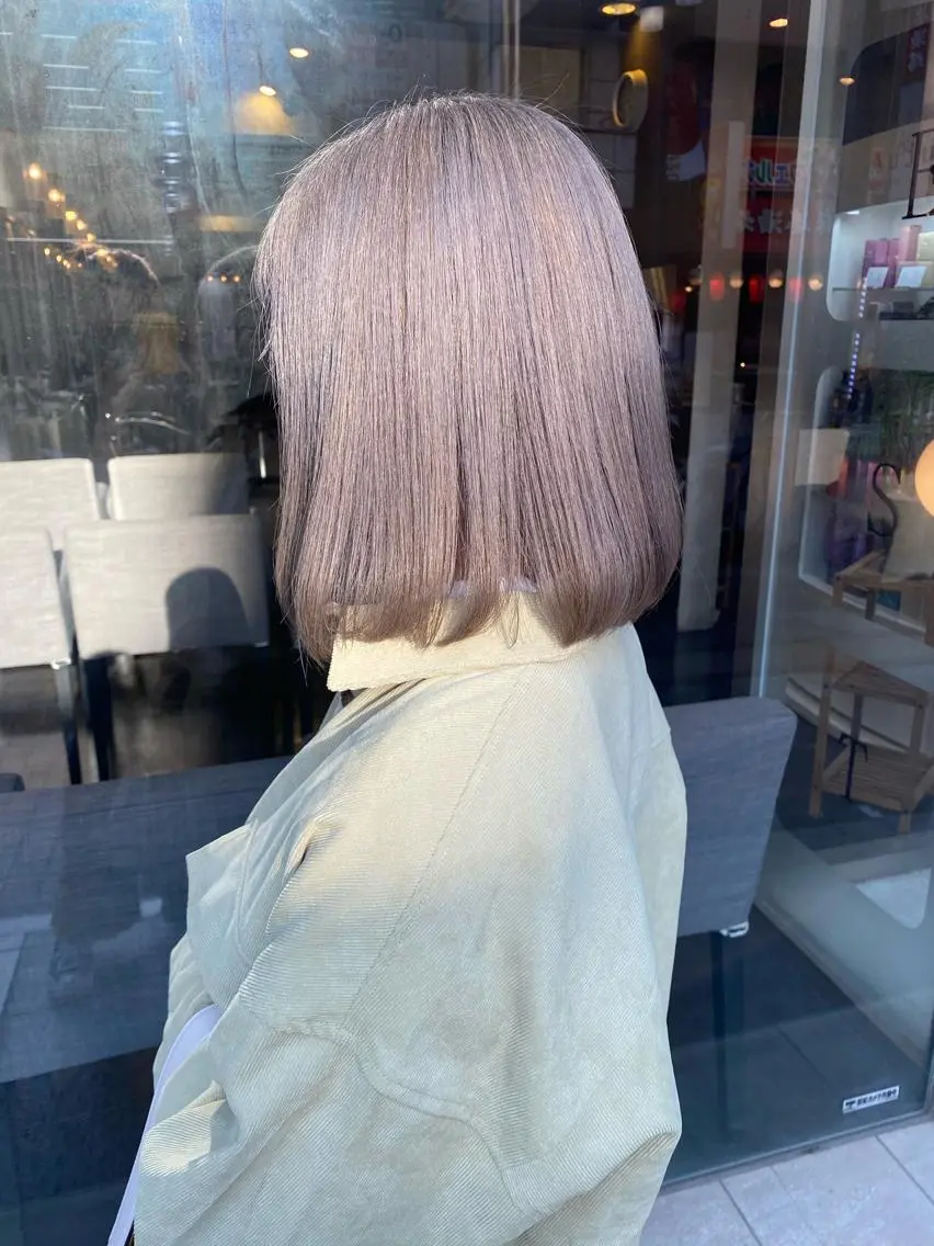 ショート カラー パーマ ヘアアレンジ メンズ キッズ ネイル mana 暖色カラーカットのヘアスタイル