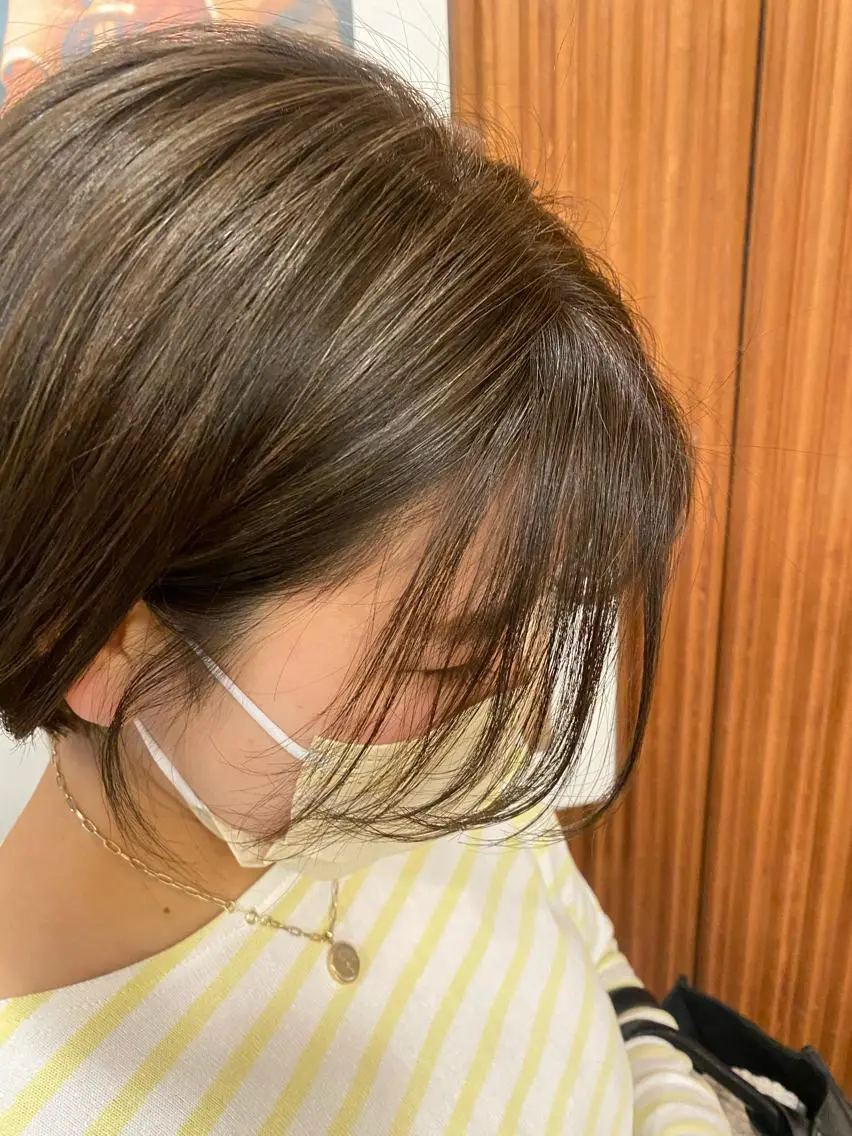 ショート カラー アッシュ アッシュブラウン ブラウンカラー 🌻おおとみはな/ レイヤー/Wカラ🌻のヘアスタイル