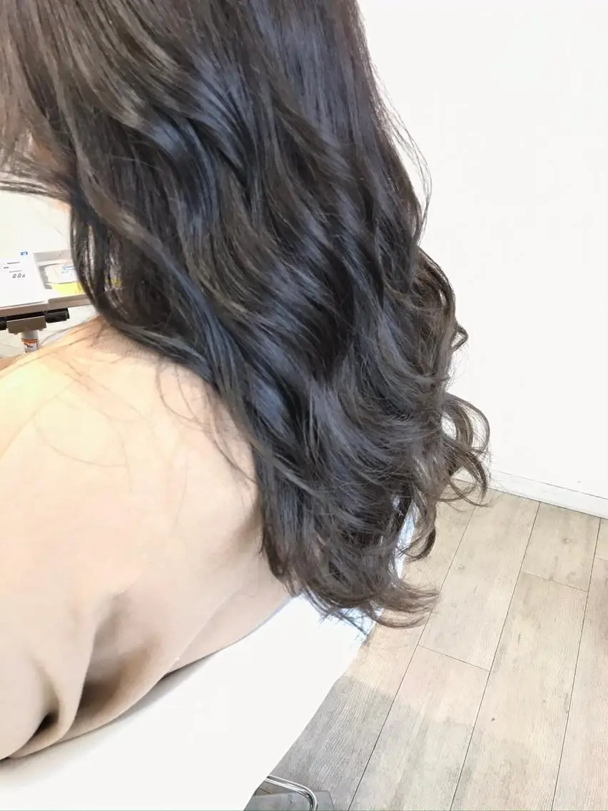 ロング カラー 透明感カラー ヘアカラー トリートメント 松佐 ゆかりのヘアスタイル