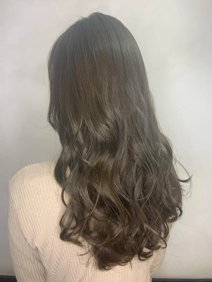 ロング カラー ヘアアレンジ ベージュカラー セピアベージュ 髪質改善✨ 小田拓弥のヘアスタイル