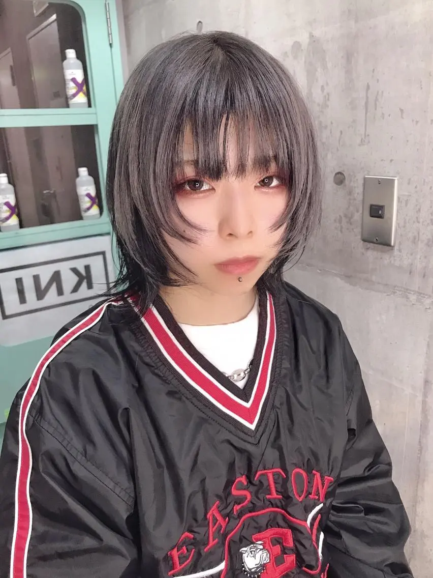 ミディアム カラー ウルフカット ホワイト&レイヤーカ ットエクステ長畠俊輔のヘアスタイル