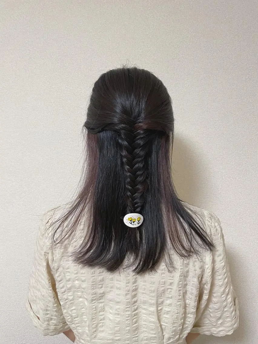 セミロング カラー ヘアアレンジ 外山 なつ美のネイルデザイン