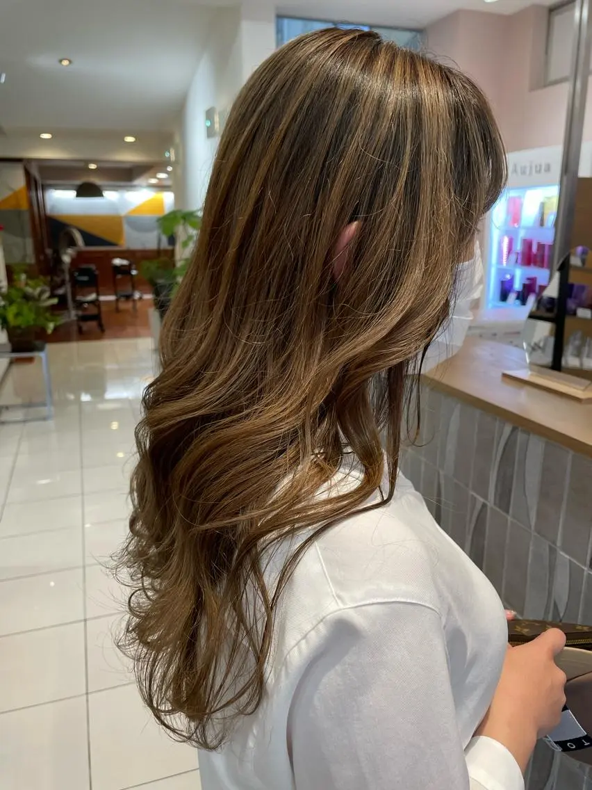 ロング カラー ブリーチ 後藤 澪のヘアスタイル
