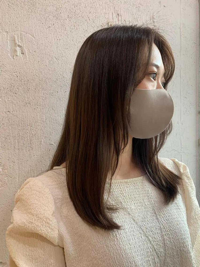 セミロング カラー 透明感カラー EIGHT 中川原 菜々子のヘアスタイル