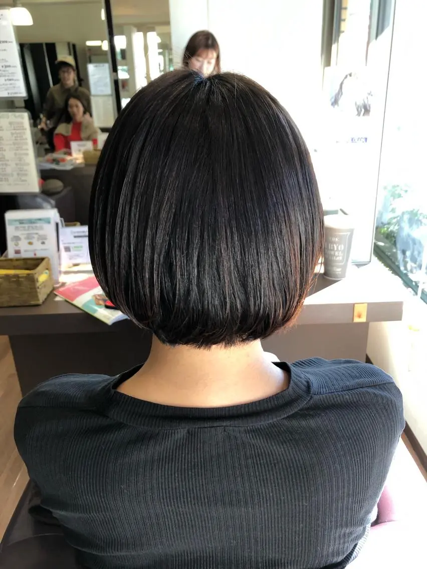 ショート 佐川 絢のヘアスタイル