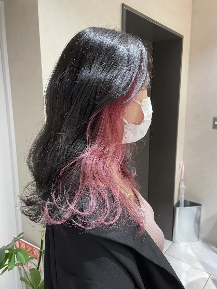 ロング カラー アッシュ アッシュグレー ブリーチ インナーカラー ピンクカラー _WHITE 天神店 YUMEKA🐻のヘアスタイル