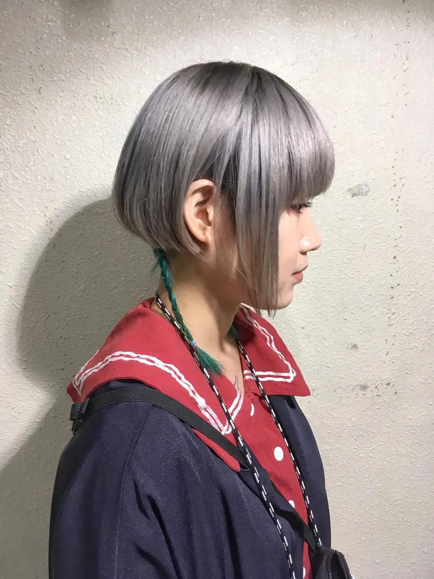 ショート ヘアカラー ヨナイ チヒロのヘアスタイル