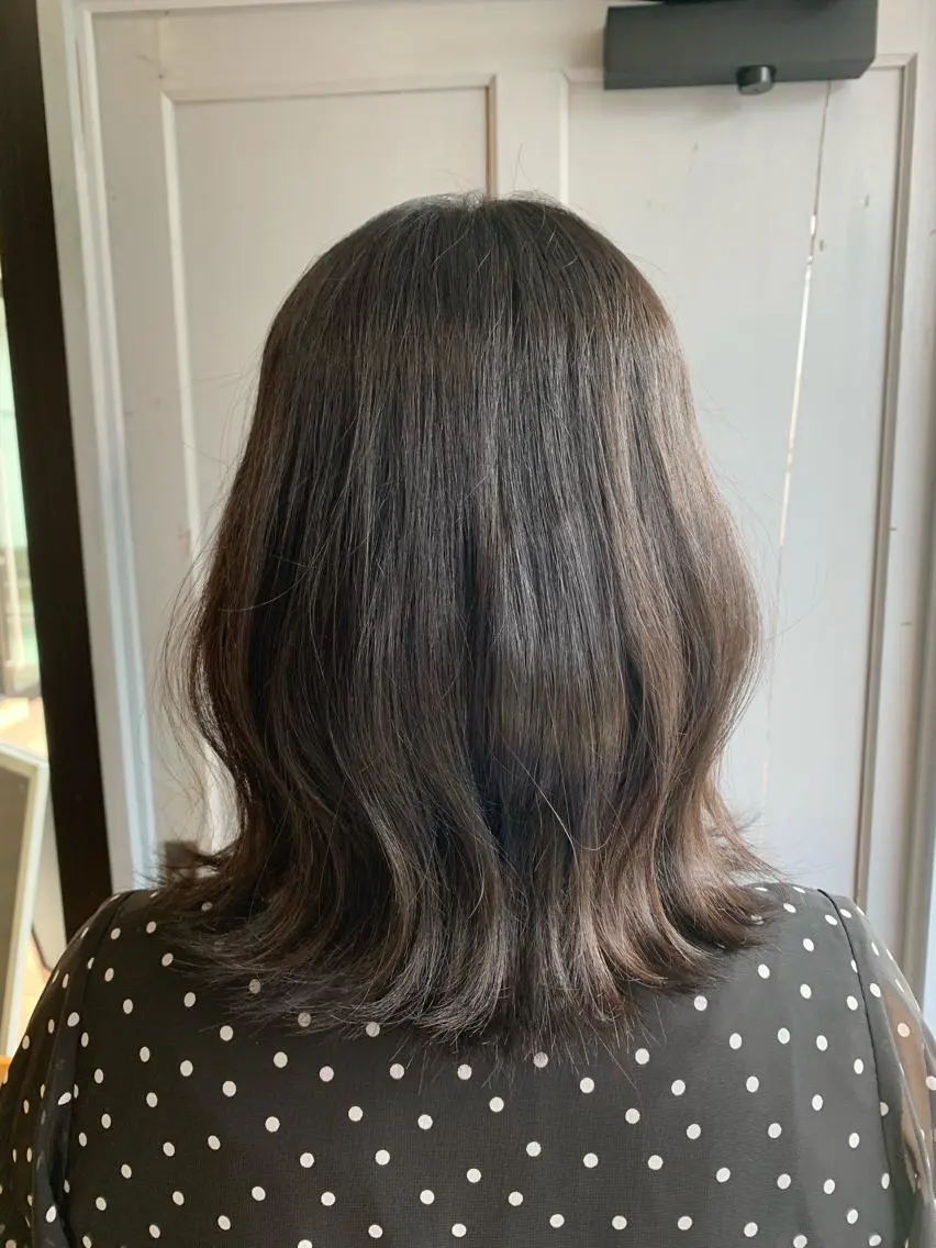 セミロング カラー カット ヘアカラー トリートメント ツキダテ ユイのヘアスタイル