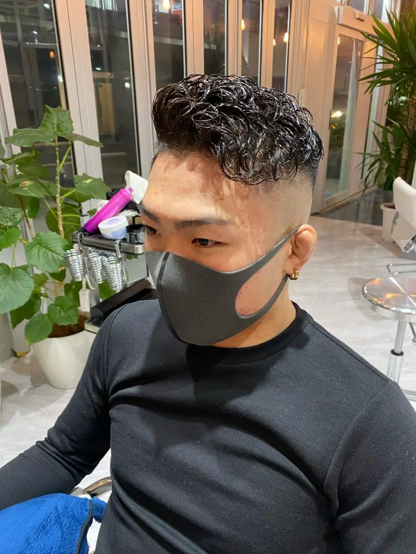 ショート パーマ メンズ フェードカット メンズパーマ スキンフェード 似合わせカット スパイラルパーマ Riganuts王子 Hayato✂︎のヘアスタイル