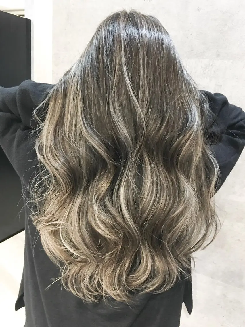 セミロング カラー ヘアアレンジ ネイル マツエク・マツパ ヘアカラー トリートメント 井上 一平のヘアスタイル