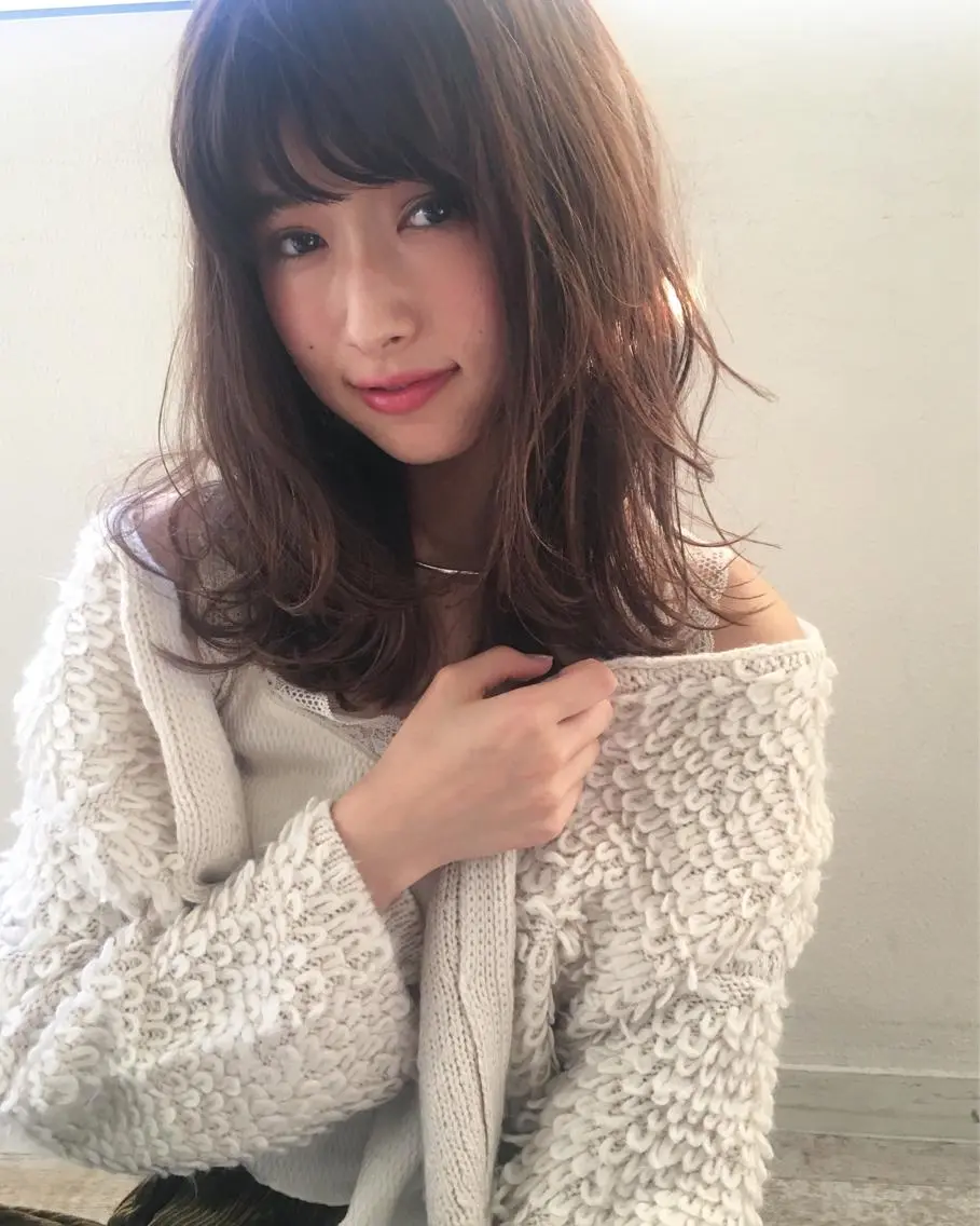 ミディアム 小顔カット 鎌倉 彩のヘアスタイル