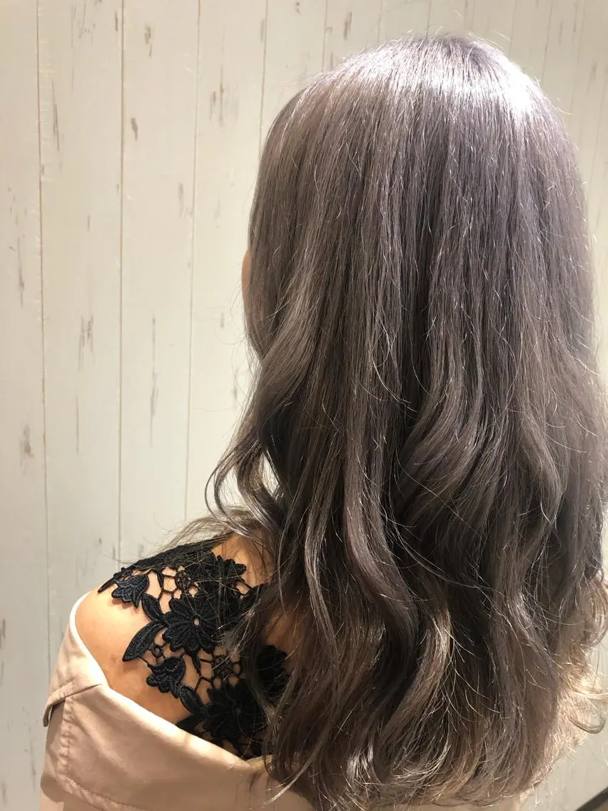 セミロング カラー 小笠原 愛美のヘアスタイル