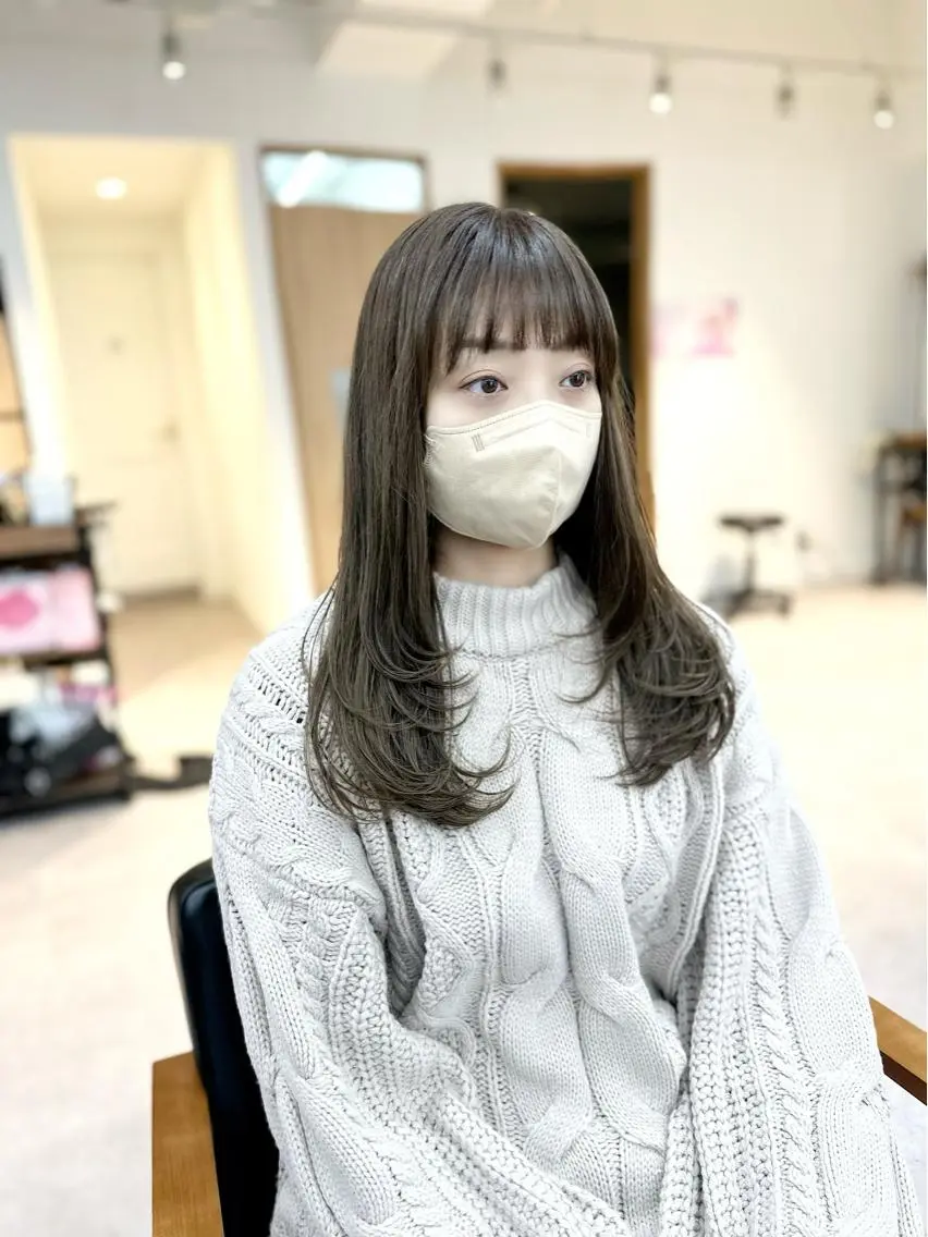 ロング カラー パーマ ヘアアレンジ メンズ キッズ ネイル マツエク・マツパ アイブロウ カット ヘアカラー レイヤーカット／ 巻ける縮毛矯正のヘアスタイル