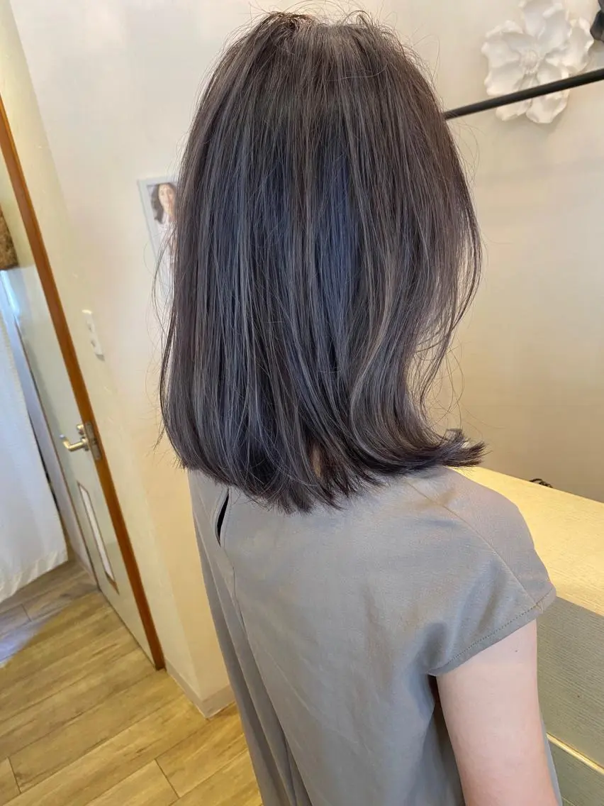 ミディアム カラー ハイライトカラー ハイライト カット ヘアカラー grand juteのヘアスタイル