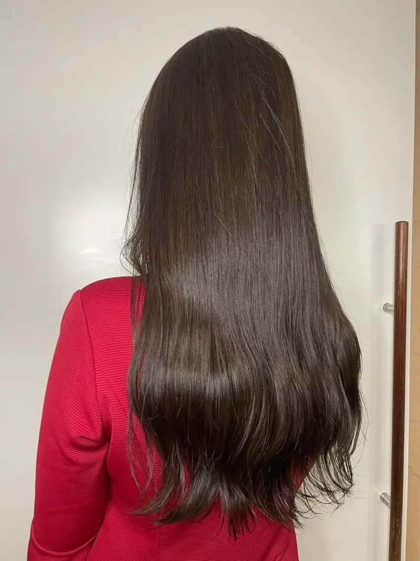 ロング カラー グレージュ 大塚 友茉のヘアスタイル