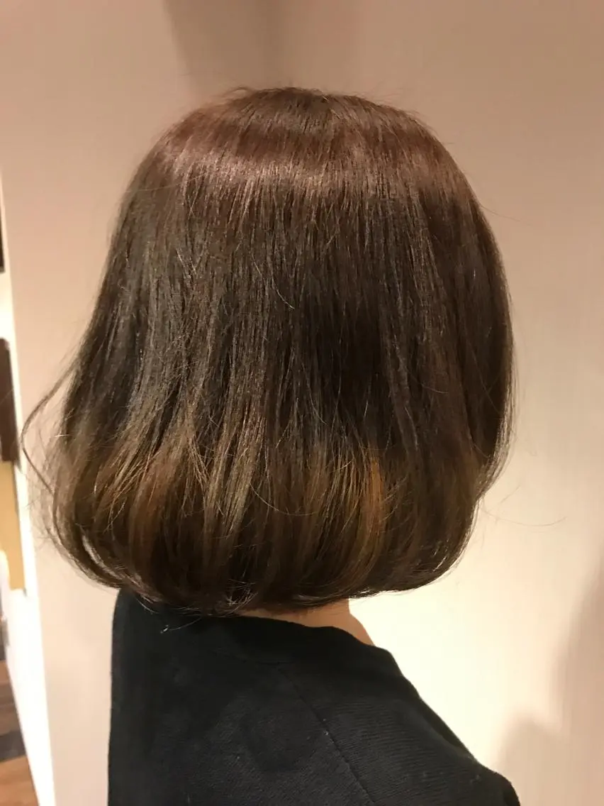 ミディアム カラー グラデーションカラー ひろせ かなのヘアスタイル
