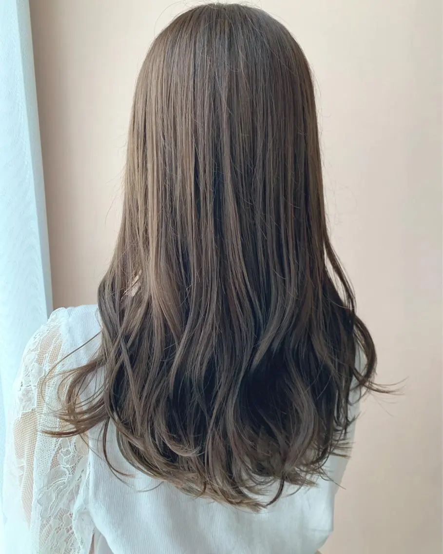 ロング カラー ブリーチ グレージュ ブリーチなしカラー hubhair レイヤー/透明感のヘアスタイル