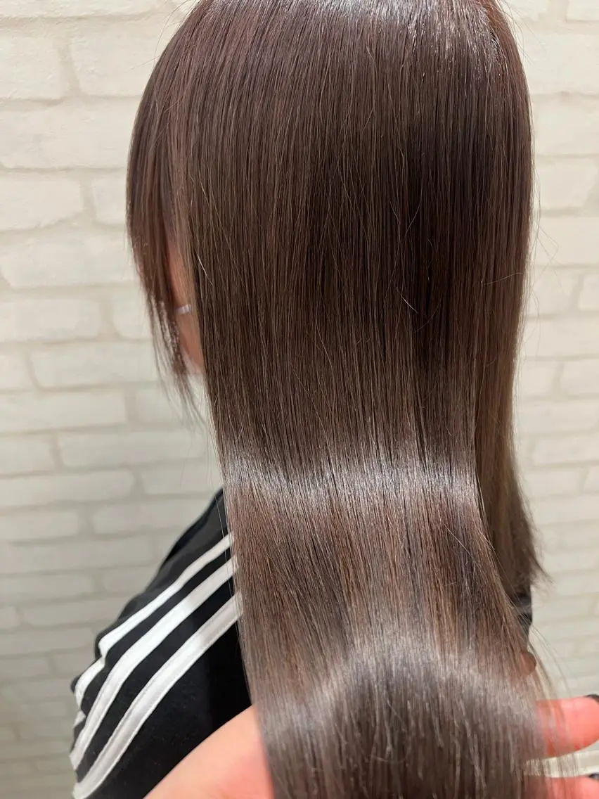 ロング カラー ヘアカラー 石崎 真維のヘアスタイル