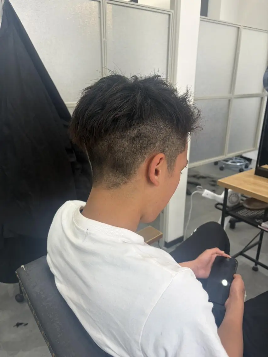 土曜日のクジラ/ ヒロキのヘアスタイル