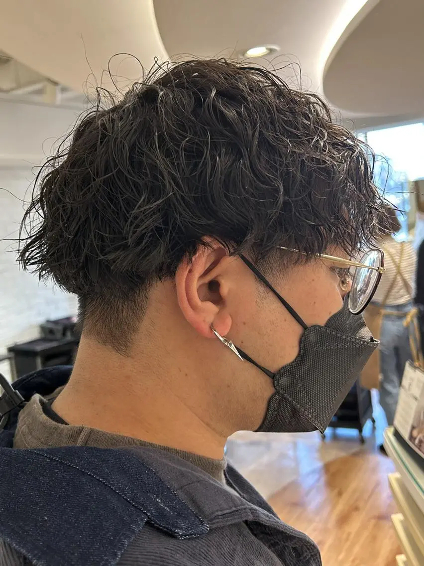 ショート メンズ パーマ メンズハイトーン メンズパーマ スペインカール スパイキーショート ツイストスパイラルパーマ カット パーマ メンズパーマ/ メンズカット/タクヤのヘアスタイル
