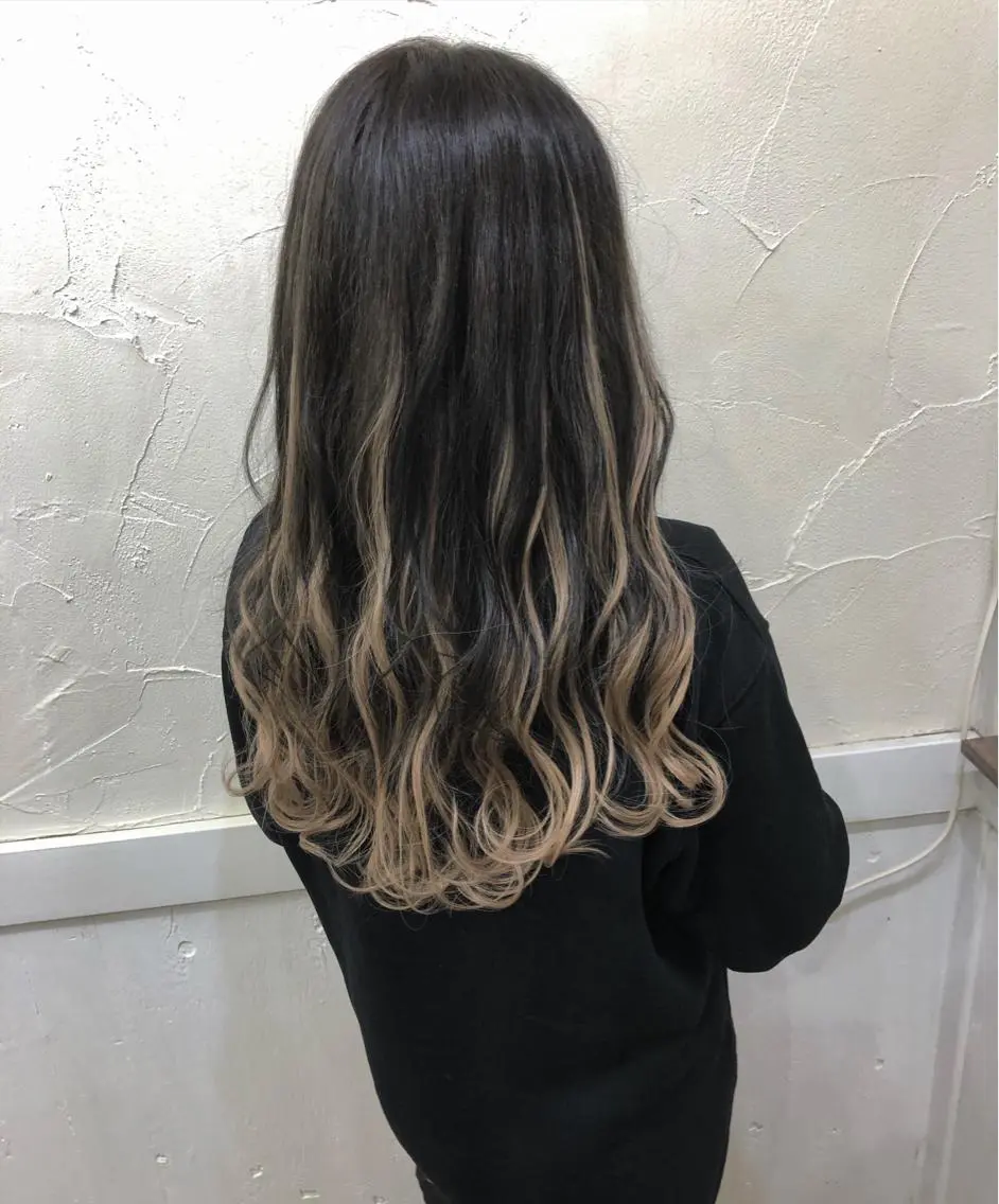 ロング Loob.TOKYO MIYA🌈のヘアスタイル