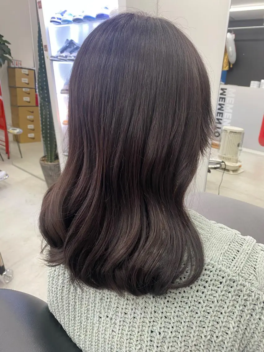 カラー MEMENTO YUZUのヘアスタイル