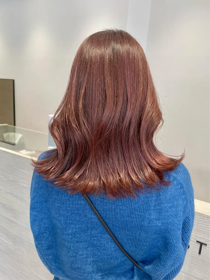 セミロング ヘアカラー 🤍tomoka 🤍のヘアスタイル