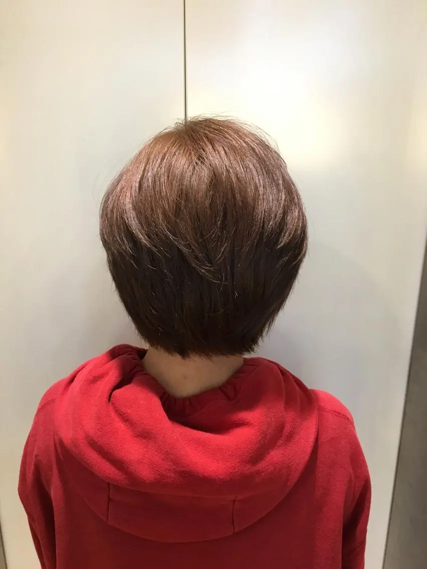 カラー ブリーチ 天野 利咲のヘアスタイル
