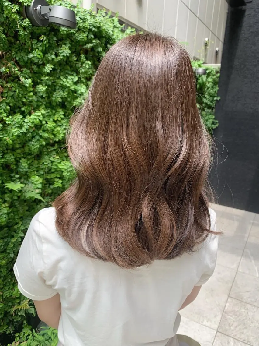 ミディアム カット ヘアカラー LITTLE _KATOのヘアスタイル