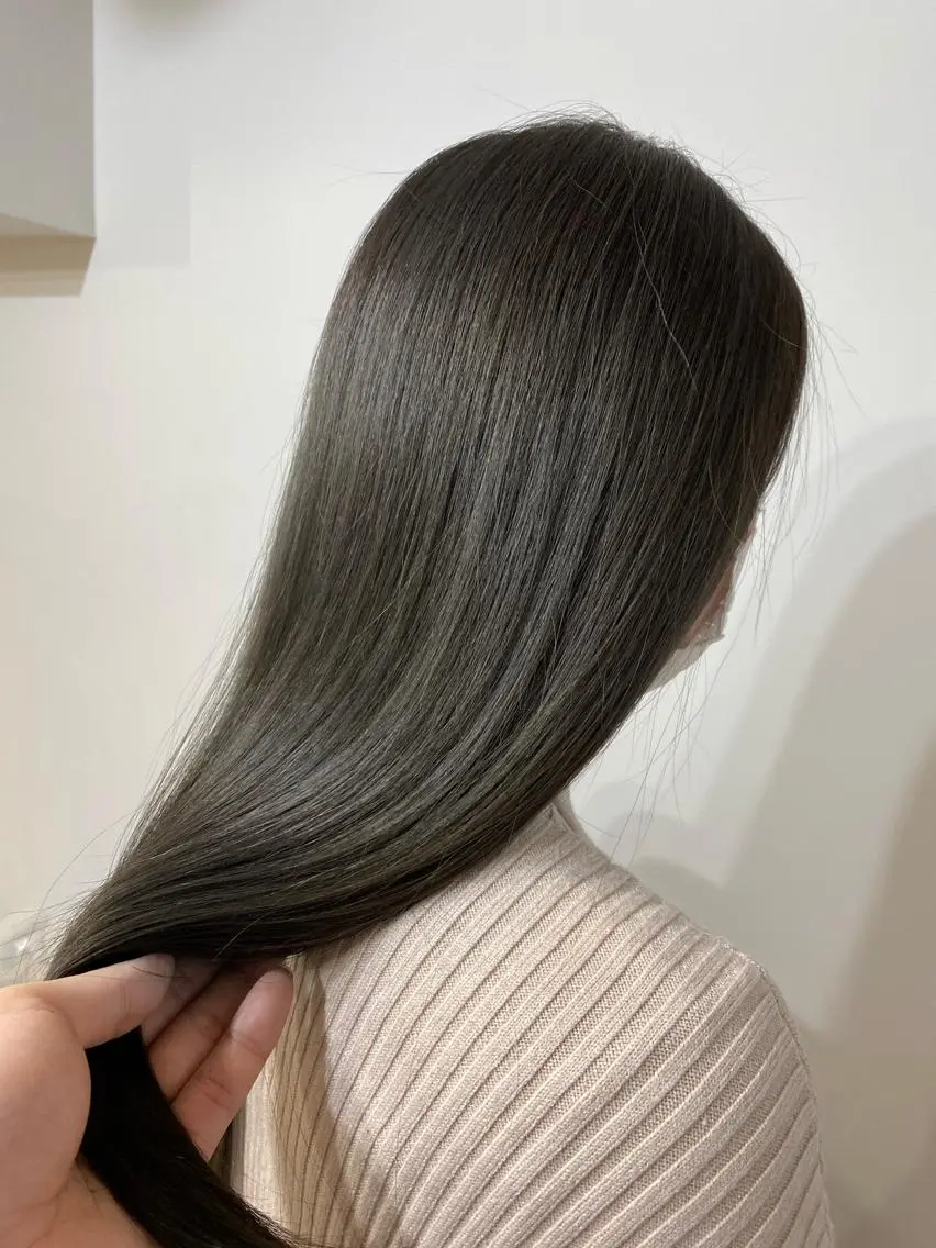 ロング カラー ベージュカラー ブリーチ ブリーチなしカラー オリーブベージュ ヘアカラー ミニモお気に入り数 No.1宍戸雄弥のヘアスタイル