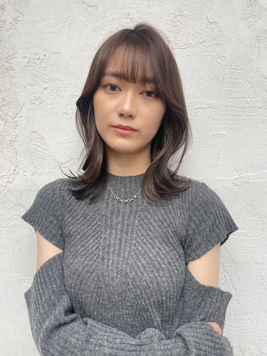 ミディアム カラー 顔周りカット 【オノザワリョウ】のヘアスタイル