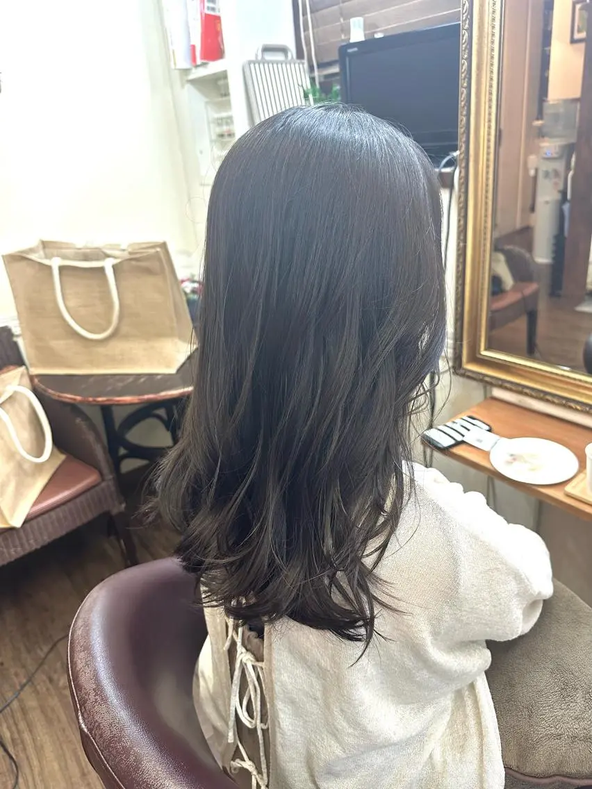 セミロング カラー カット ヘアカラー 🌱ケミカル美容師 未来を綺麗に🌱優吾のヘアスタイル
