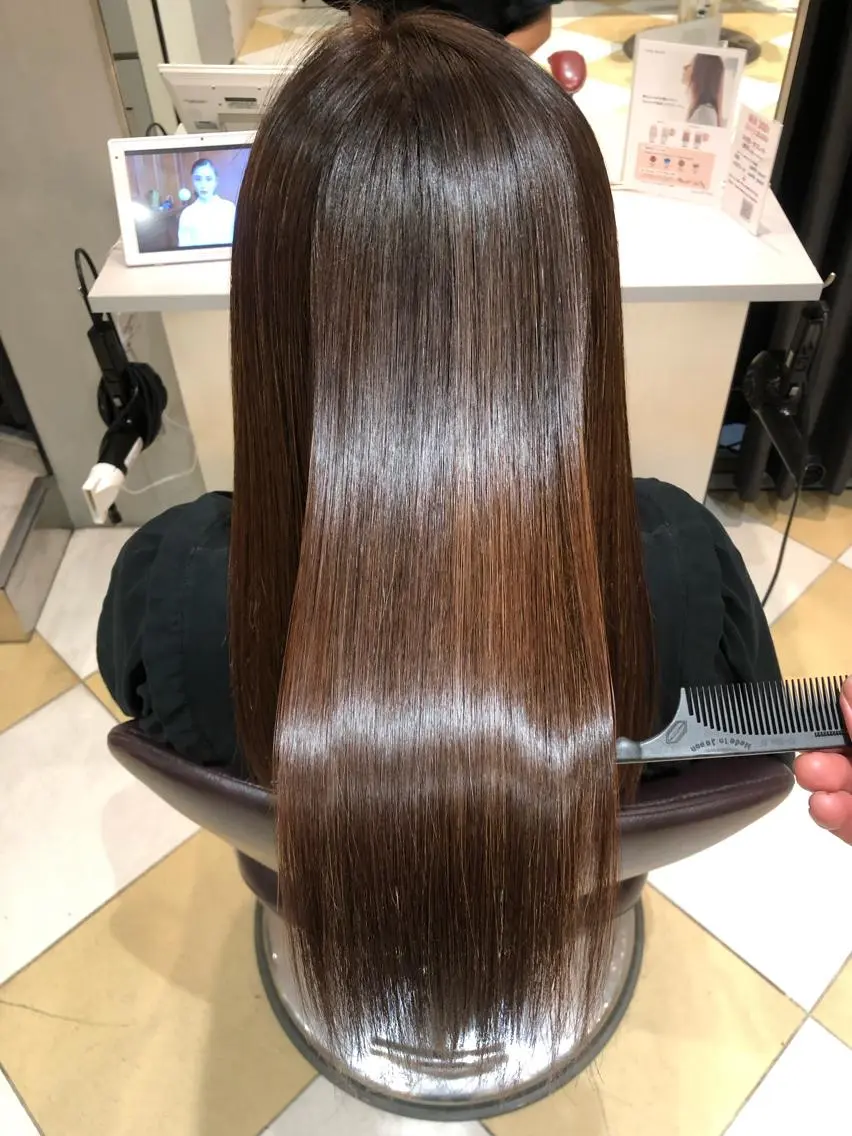 セミロング カット ヘアカラー 縮毛矯正 トリートメント 美髪矯正/髪質改善 toshinariのヘアスタイル