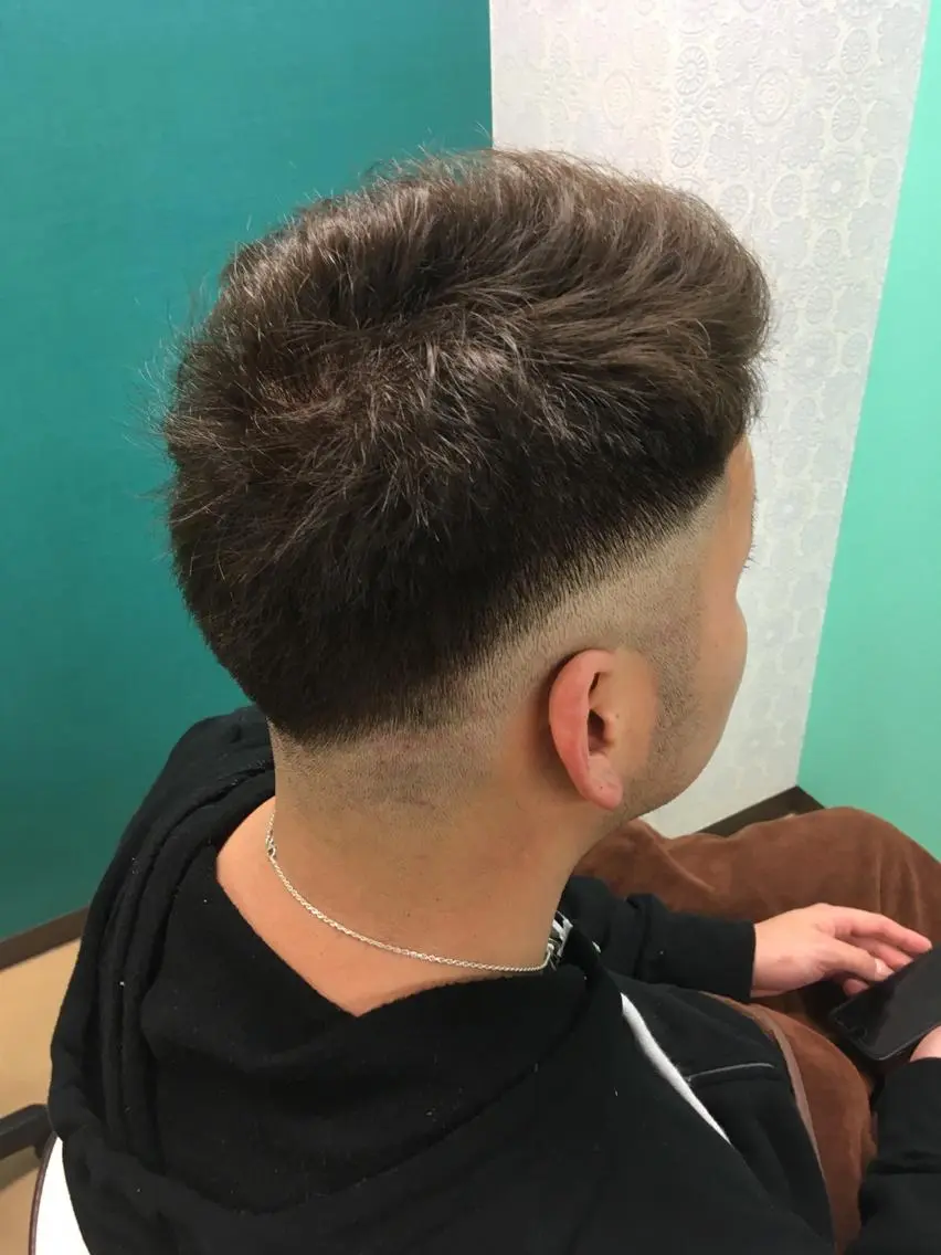 メンズ 刈り上げ カット トリートメント 山本 雷のヘアスタイル