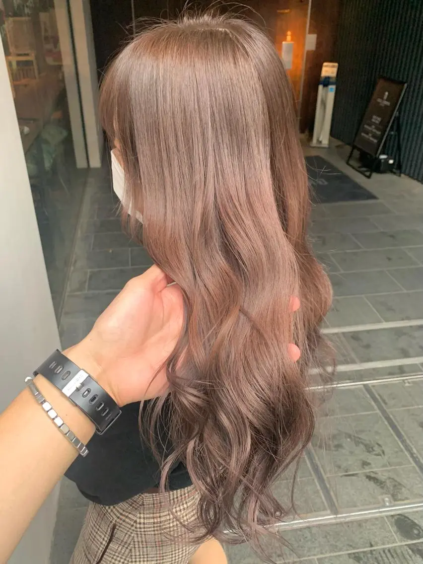 ロング カラー ベージュカラー ミルクティーベージュ 矢野 晃平のヘアスタイル
