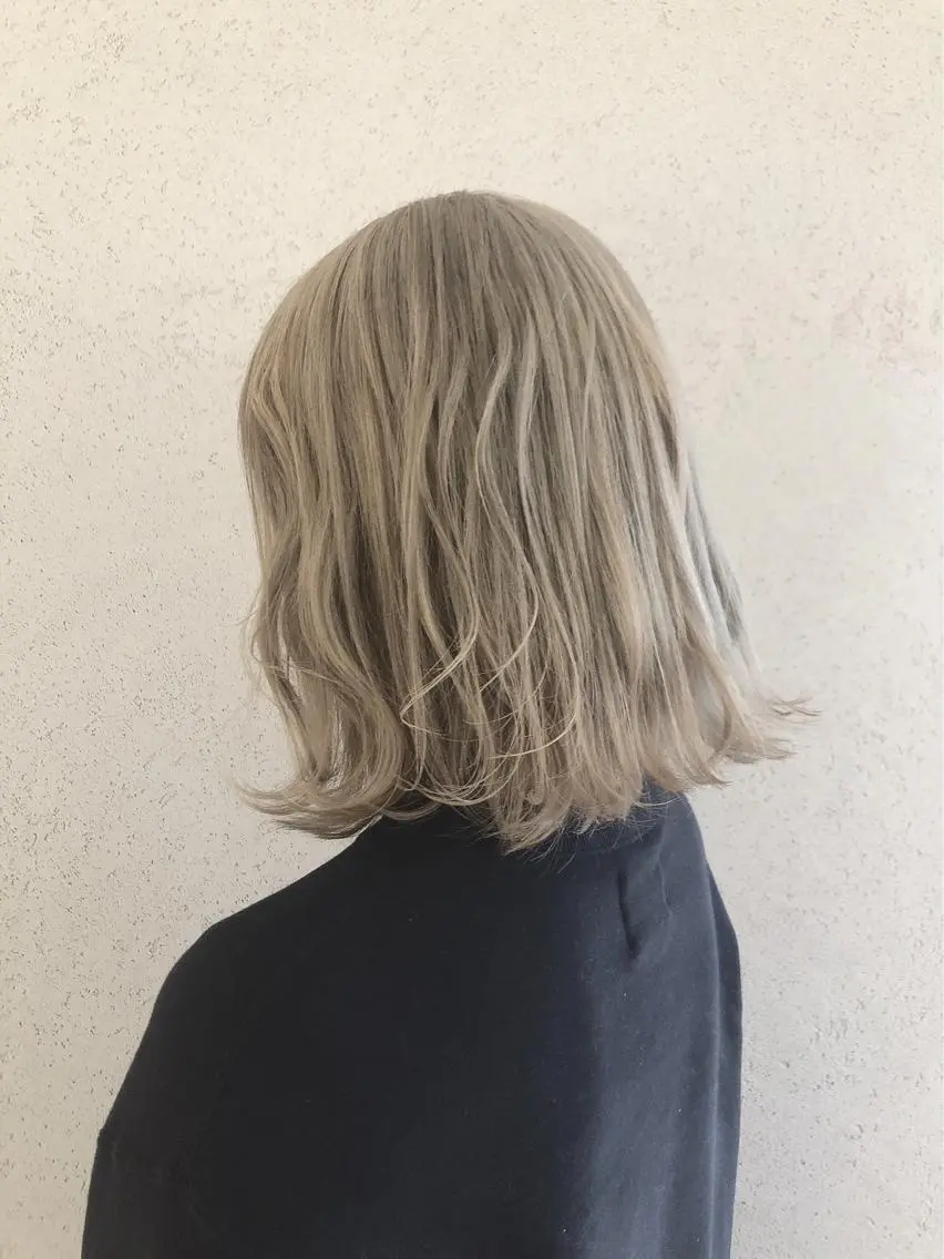 カラー ブリーチ ハイトーンカラー 森澤 一也のヘアスタイル