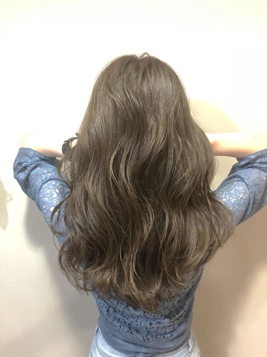 ロング カラー バレイヤージュ ブルーカラー ブルージュ グラデーションカラー ハイライトカラー 小顔カット✨ 透明感カラー/村上のヘアスタイル