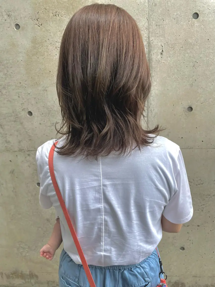 ミディアム カラー 日高 香織のヘアスタイル