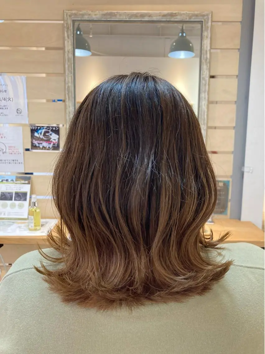 ミディアム カラー ベージュカラー グラデーションカラー 【女性指名No.1】 西口直子のヘアスタイル