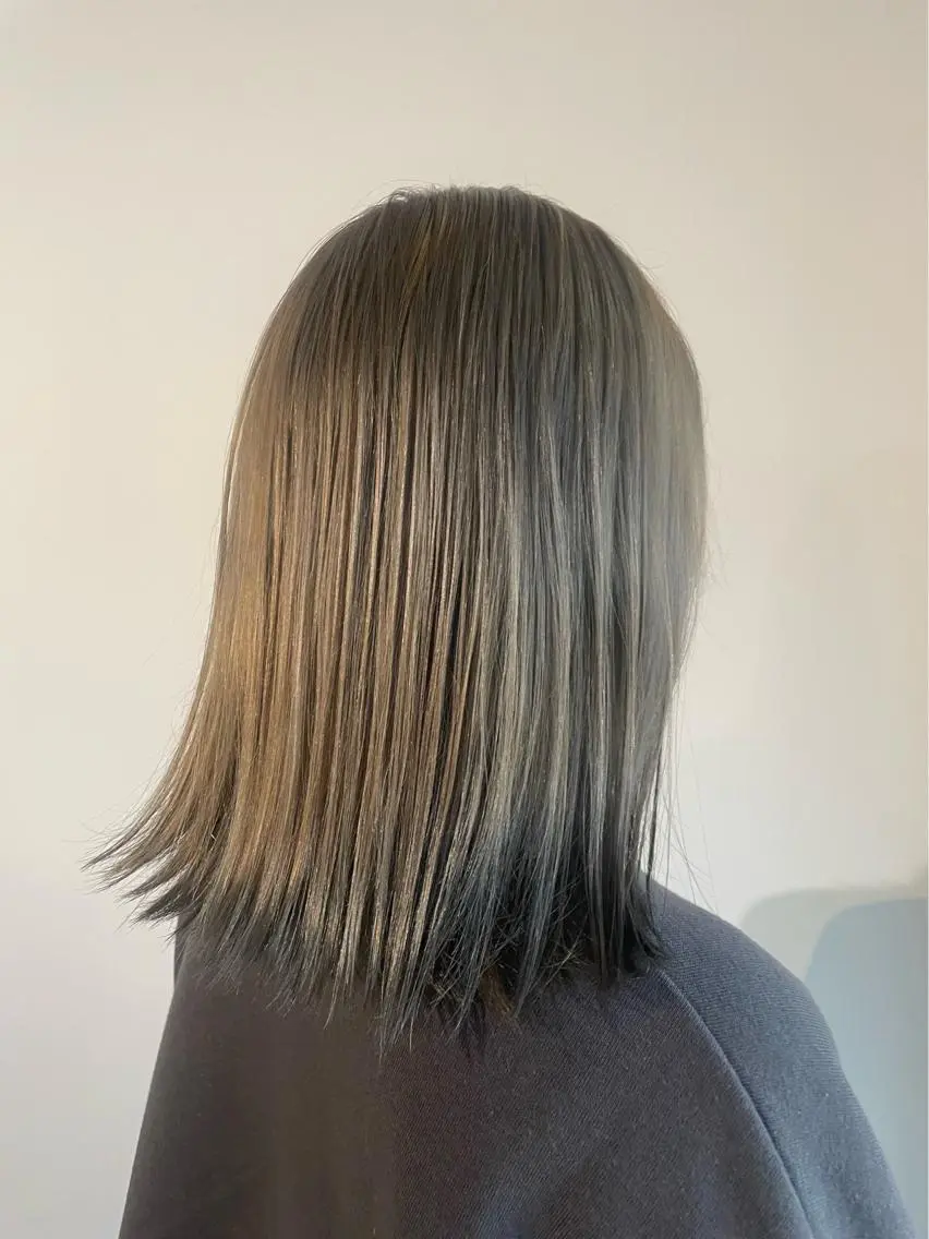 ミディアム カラー ミディアムパーマ アクアカラー バレイヤージュ ブリーチ ケアブリーチ カット ヘアカラー トリートメント Luana / 公式 / 大通のヘアスタイル